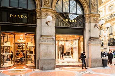 luxury stores in Italy